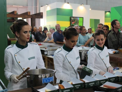 Zlatiborac hostese