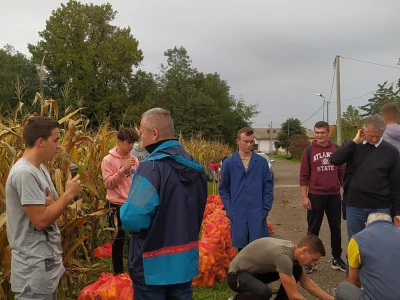 Prvo međunarodno takmičenje u ručnoj berbi kukuruza