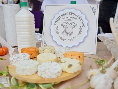 Sajam meda, prehrambrenih i tradicionalnih proizvoda u Šamcu