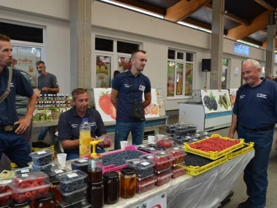 Sajam poljoprivrednih proizvoda "Dani maline i meda" Žepče 2022.