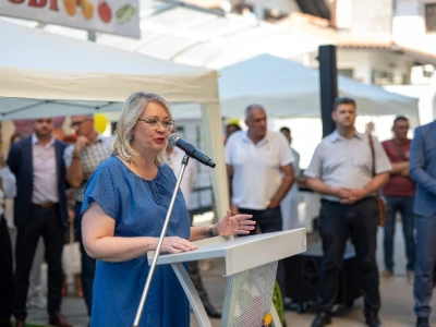Sajam poljoprivrednih proizvoda "Dani maline i meda" Žepče 2022.