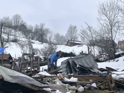 Snijeg srušio štalu u Simin Hanu
