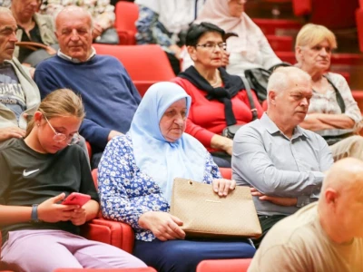 Stari Grad će dodijeliti 73 plastenika građanima, potpisani ugovori