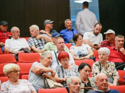 Stari Grad će dodijeliti 73 plastenika građanima, potpisani ugovori