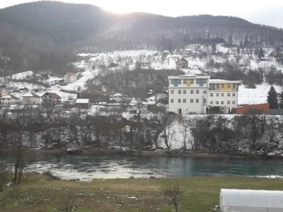 Takmičenje na Drini: Ko će uloviti najveću mladicu, pecati se može i iz kafane