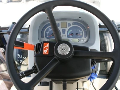Traktor New Holland T5000