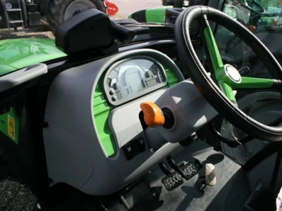 Traktor Deutz-Fahr Agrofarm