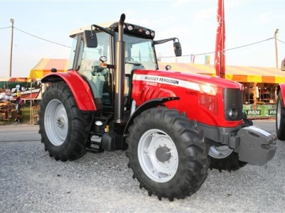 Traktor Massey Ferguson 6400