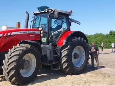 Traktorijada u Donjim Vrelima nadomak Broda