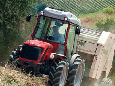 Traktor Antonio Carraro TRG