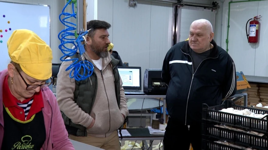 Milo&scaron; Tanasić sa sinom Simom