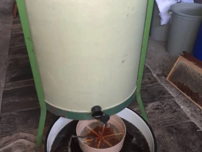 U dva ovogodišnja vrcanja izvadili 500 kilograma meda