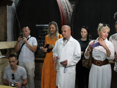 U Erdutu potekla graševina iz najveće bačve
