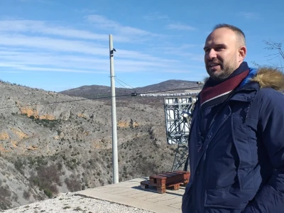 U krajoliku Bogom danom za koze i raštiku svi jedu k'o u matere