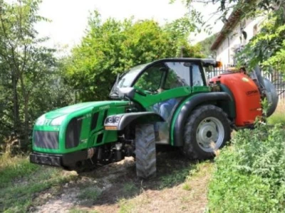 Traktor Ferrari Vega SDT V85/V95