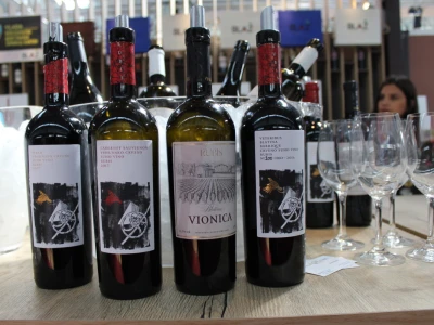Vina Rubis, Oliver Mandarić