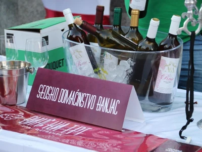 Vinski trg u Derventi