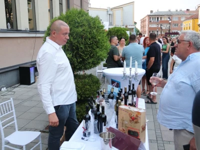 Vinski trg u Derventi