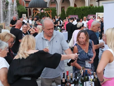Vinski trg u Derventi
