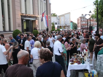 Vinski trg u Derventi