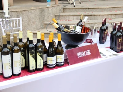 Vinski trg u Derventi