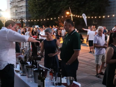 Vinski trg u Derventi