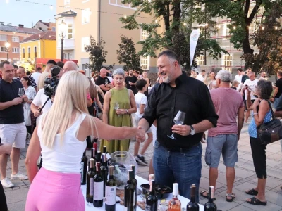 Vinski trg u Derventi