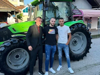 "Zalizan i namirisan" u traktoru od 100.000 KM stigao na maturu: Ko je Muris Fuško?