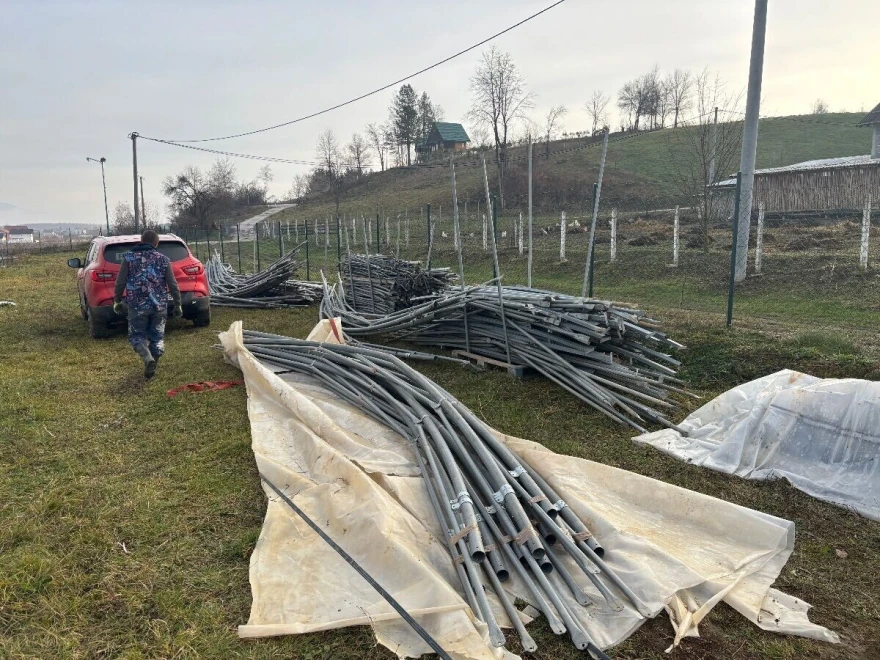 Rastavljanje plastenika