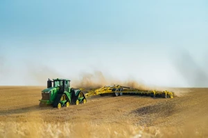 John Deere i Bednar oborili svjetski rekord u obradi zemlje