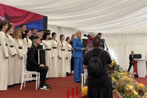 Izbori od poljoprivrednog sajma napravili politički cirkus