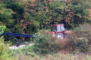 Dvoje djece povrijeđeno u sudaru traktora i automobila u Višićima 