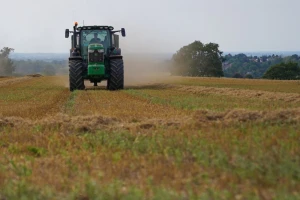 John Deere ima motor kompatibilan sa etanolom