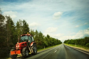 U Njemačkoj kupio traktor pa gotovo 700 km vozio do kuće!