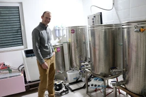 Došao iz Amerike da u Hercegovini pravi kraft pivo - Andrew Manford postao trebinjski Oz