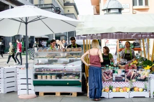 Slavni "mesni" burger, "jaja na oko", sarma i ćevapi na ZeGeVege festivalu!