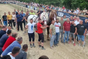 Simićevi teškaši Omer i Zamfir pokorili prvu brodsku štraparijadu