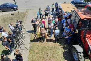 Ratari traže od Dodika da riješi problem s cijenom pšenice ili će "svi u politiku"