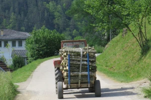 U stravičnoj nesreći kod Zenice poginuo vozač motokultivatora