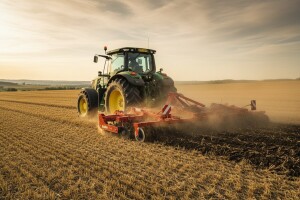 Moćni spoj John Deere-a s Kuhn gruberom!