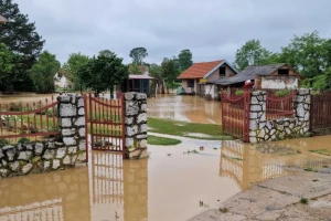 Protiv poplava tajnim igrama sa kutlačama
