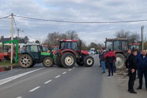 Protest poljoprivrednika u Srbiji: Mehanizacijom blokirali puteve!