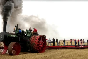 Najveći parni traktor na svijetu - obnovljen je i ponovno ore