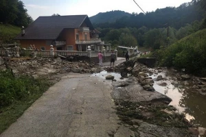 Bujice uništile cijele plantaže krastavaca, malina i kukuruza