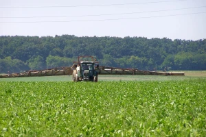 Zašto bi EU izvozila zabranjene pesticide u treće zemlje? Aktivisti traže obustavu