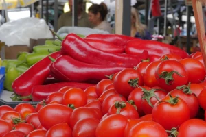 Paprika crvena roga - najtraženije povrće za zimnicu na tuzlanskoj pijaci