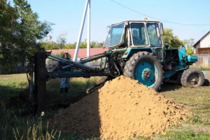 Traktor mu propao u 7 metara duboku rupu!