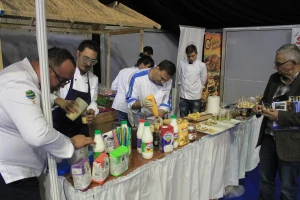 Obaranje Guinnessovog rekorda u serviranju 13.000 palačinaka na programu Sarajevskog festivala turizma