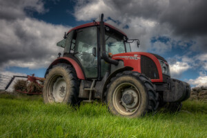 Na prodaju mašine dužnika: U ponudi i traktor Zetor