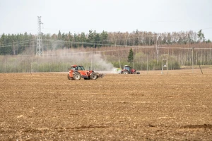 Toplije vrijeme pokrenulo radove na poljima, uskoro stiže zahlađenje